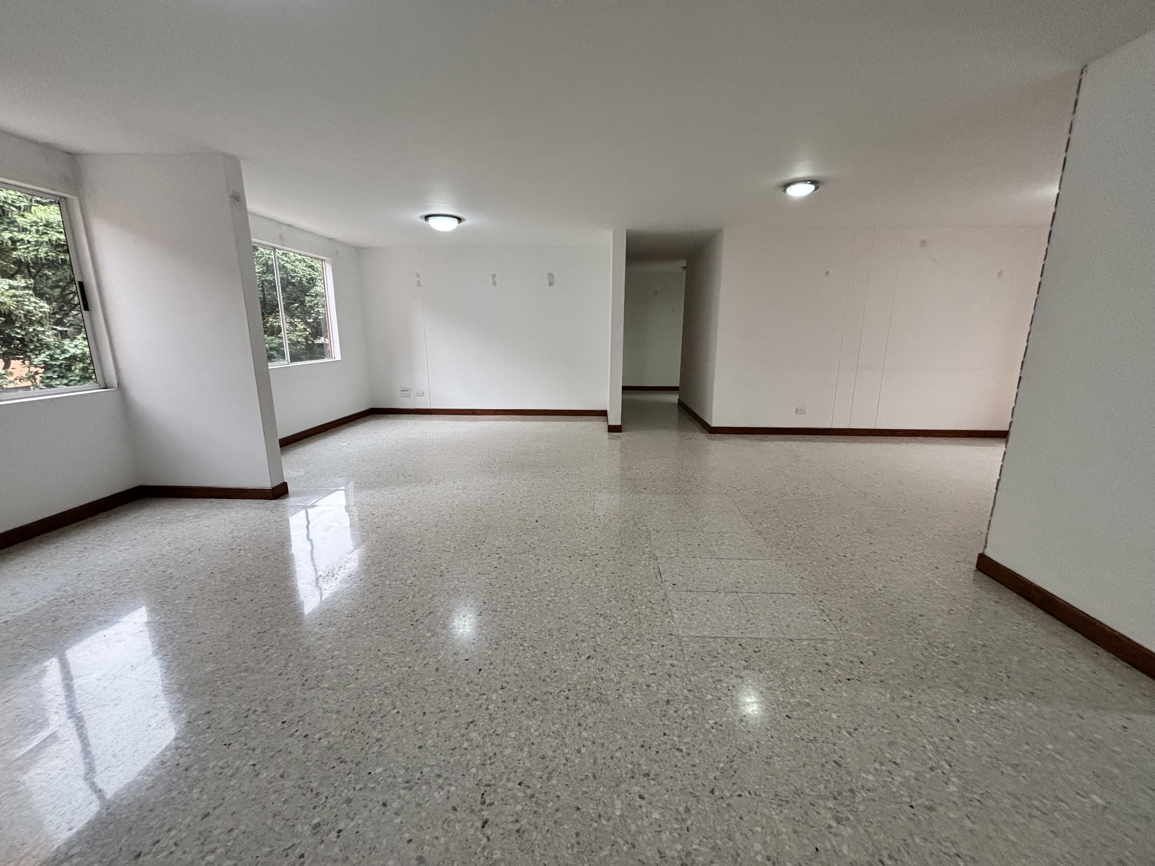 Apartamento en arriendo en Castropol, Medellín · foto 4 de 13
