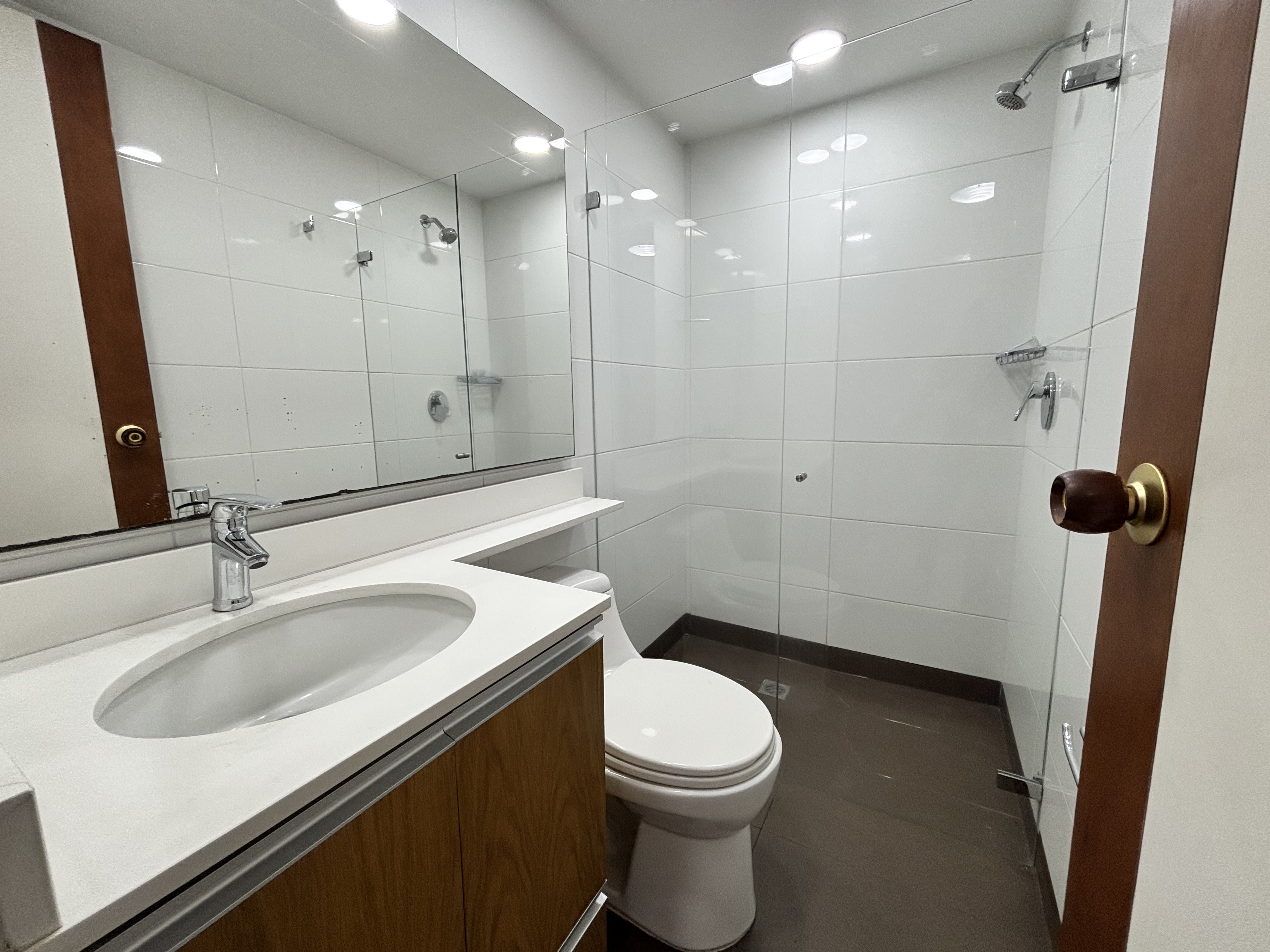 Apartamento en arriendo en Castropol, Medellín · foto 5 de 13