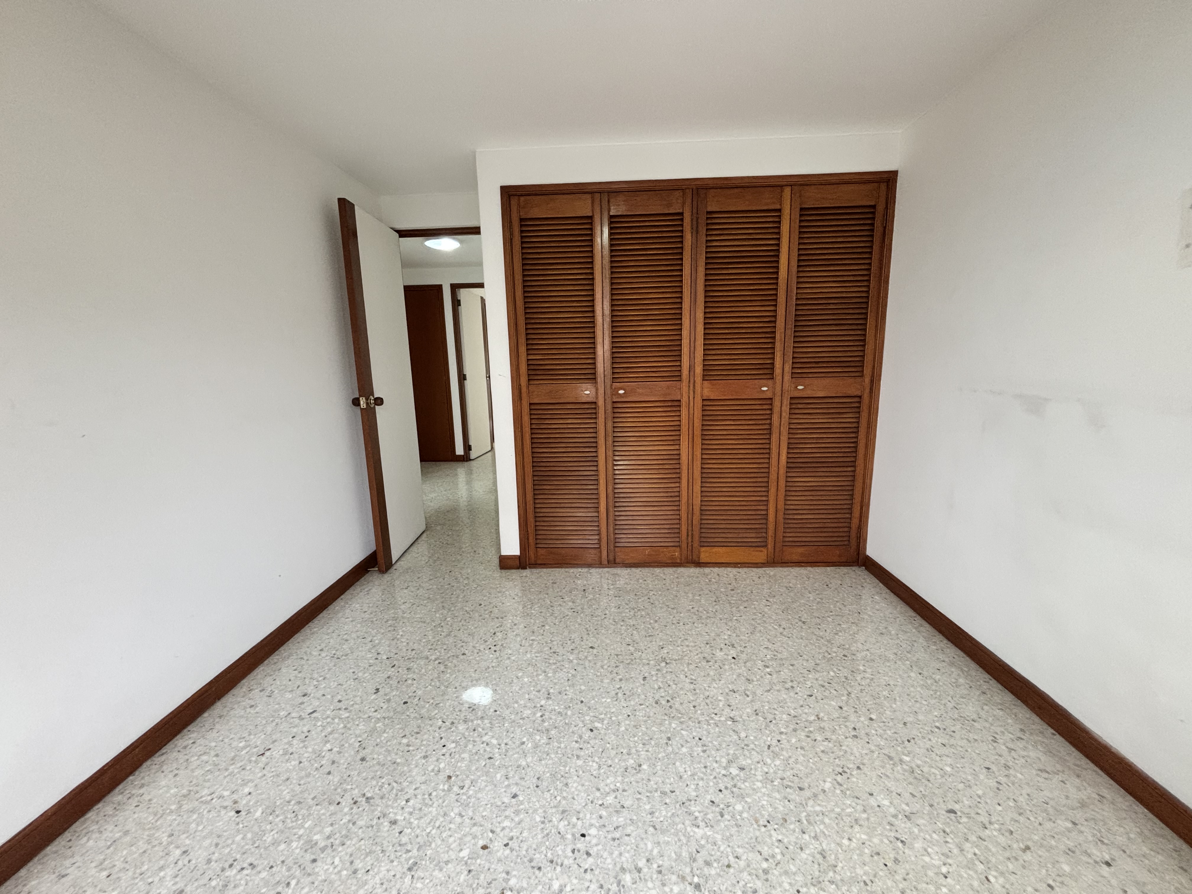 Apartamento en arriendo en Castropol, Medellín · foto 7 de 13