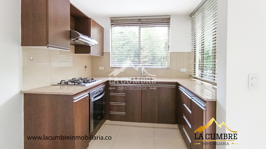 Apartamento de 2 alcobas en arriendo en Los Balsos, Medellín, 90 m² · foto 7 de 14