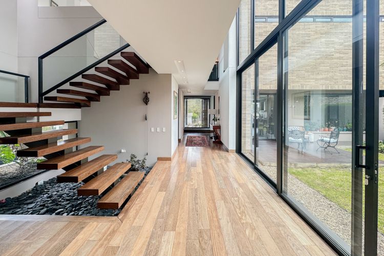 Casa de 5 alcobas en venta en Usaquen, Bogotá, 889 m² · foto 3 de 24