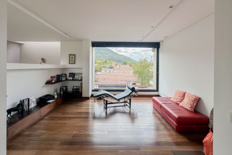 Casa de 5 alcobas en venta en Usaquen, Bogotá, 889 m² · foto 9 de 24