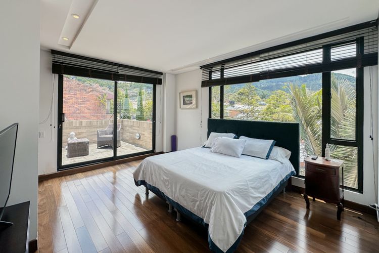 Casa de 5 alcobas en venta en Usaquen, Bogotá, 889 m² · foto 18 de 24