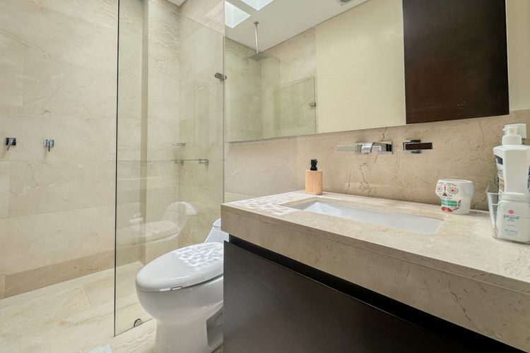 Casa de 5 alcobas en venta en Usaquen, Bogotá, 889 m² · foto 21 de 24