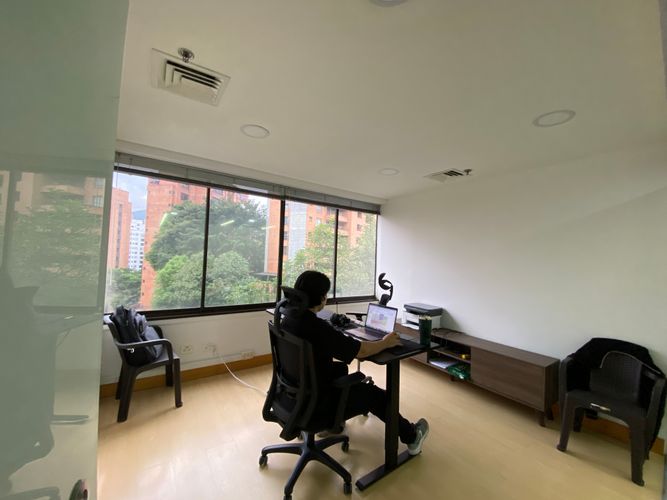 Oficina en venta en Milla De Oro, Medellín, 110 m² · foto 2 de 12