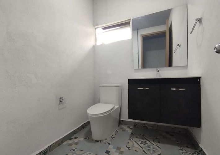 Bodega en arriendo en Camino Verde, Envigado, 680 m² · foto 13 de 20