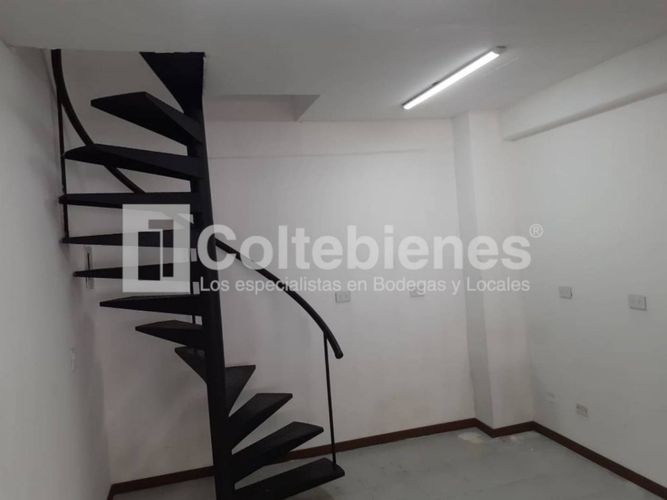 Local en arriendo en El Poblado, Medellín, 24 m² · foto 2 de 11
