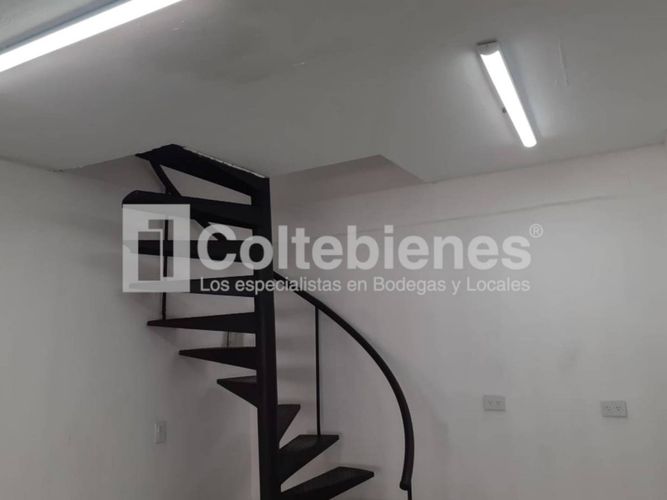 Local en arriendo en El Poblado, Medellín, 24 m² · foto 6 de 11