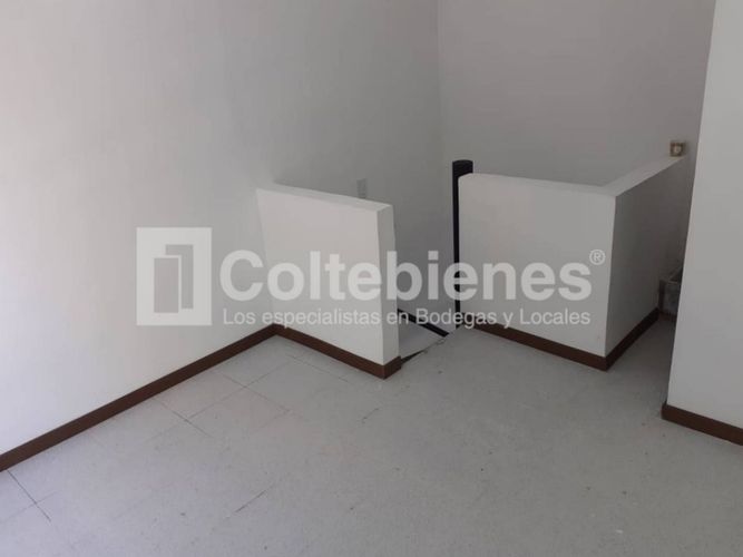 Local en arriendo en El Poblado, Medellín, 24 m² · foto 7 de 11
