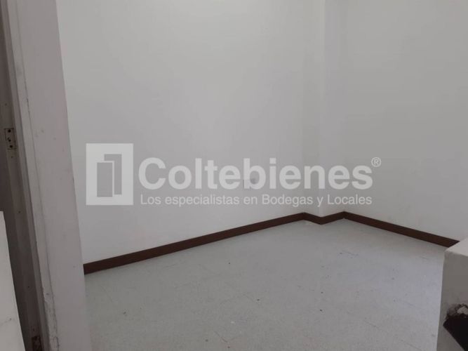 Local en arriendo en El Poblado, Medellín, 24 m² · foto 9 de 11
