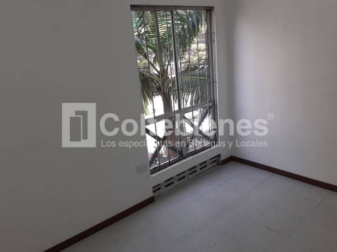 Local en arriendo en El Poblado, Medellín, 24 m² · foto 10 de 11