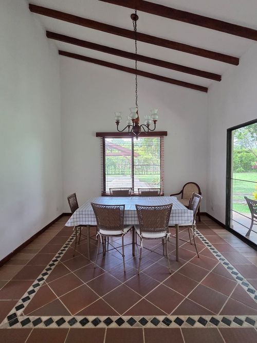 Casa de 4 alcobas en venta en Las Mercedes, Jamundí, 1520 m² · foto 2 de 15