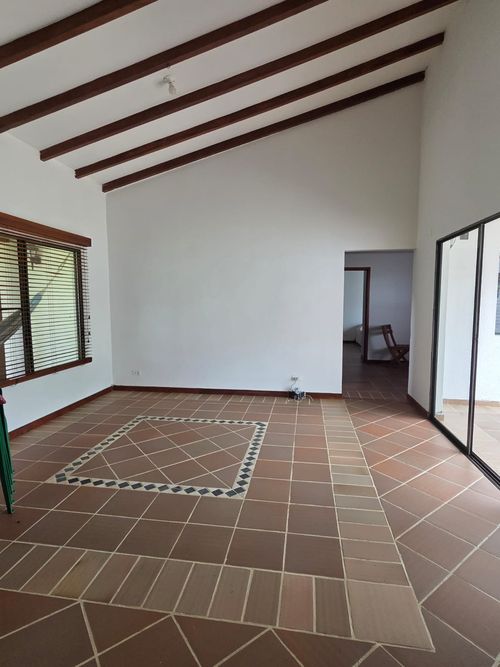 Casa de 4 alcobas en venta en Las Mercedes, Jamundí, 1520 m² · foto 3 de 15