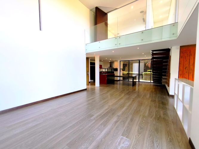 Casa de 3 alcobas en venta en Meusa, Sopó, 1858 m² · foto 5 de 24