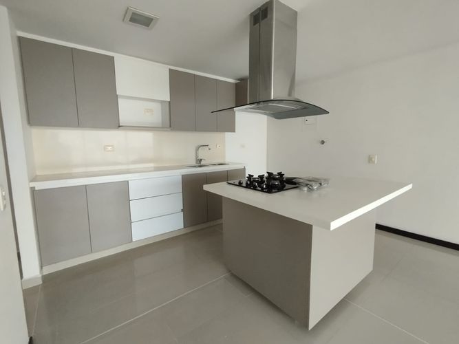 Apartamento de 3 alcobas en arriendo en Loma Del Escobero, Envigado, 150 m² · foto 3 de 20