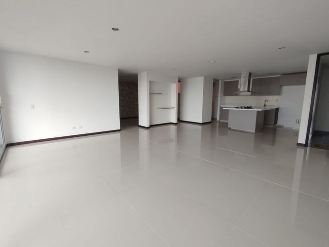 Apartamento de 3 alcobas en arriendo en Loma Del Escobero, Envigado, 150 m² · foto 5 de 20