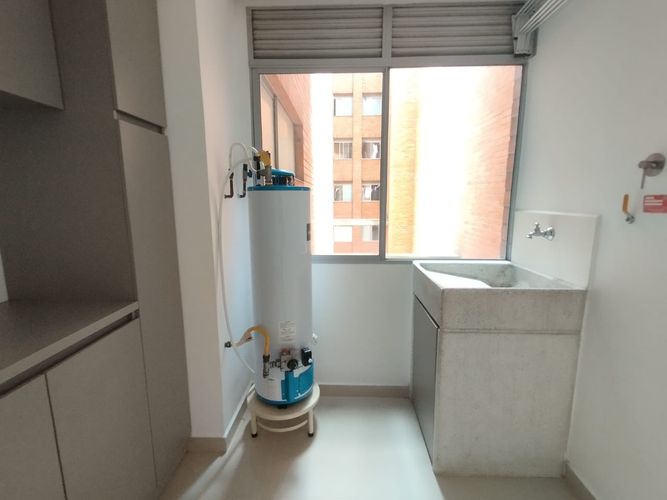 Apartamento de 3 alcobas en arriendo en Loma Del Escobero, Envigado, 150 m² · foto 18 de 20