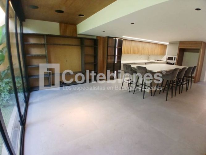 Casa de 3 alcobas en arriendo en Montessori, Envigado, 179 m² · foto 3 de 24