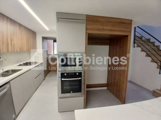 Casa de 3 alcobas en arriendo en Montessori, Envigado, 179 m² · foto 6 de 24