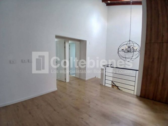 Casa de 3 alcobas en arriendo en Montessori, Envigado, 179 m² · foto 13 de 24