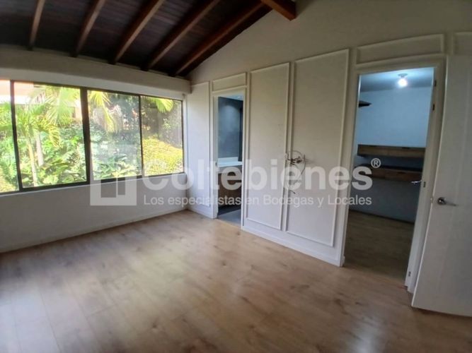 Casa de 3 alcobas en arriendo en Montessori, Envigado, 179 m² · foto 14 de 24