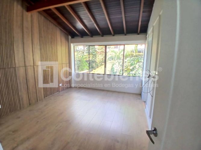 Casa de 3 alcobas en arriendo en Montessori, Envigado, 179 m² · foto 15 de 24