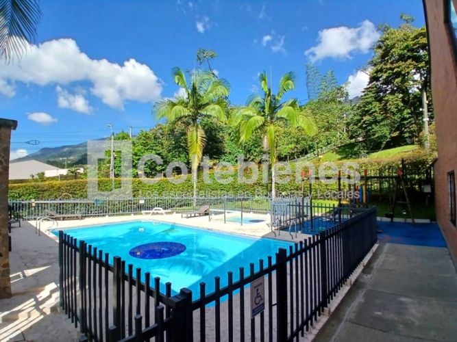 Casa de 3 alcobas en arriendo en Montessori, Envigado, 179 m² · foto 24 de 24