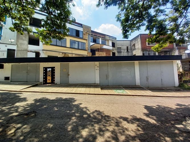 Edificio en venta en Santa Monica, Cali, 1000 m² · foto 3 de 24