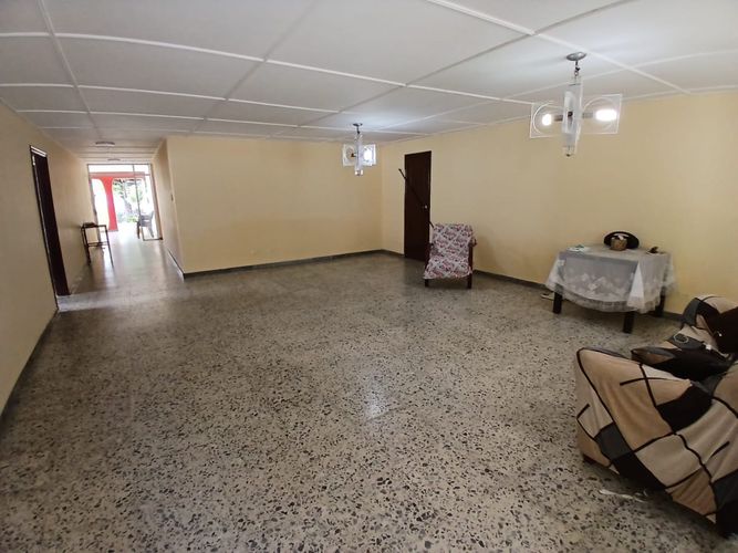 Casa de 5 alcobas en venta en La Concepcion, Barranquilla, 300 m² · foto 2 de 24