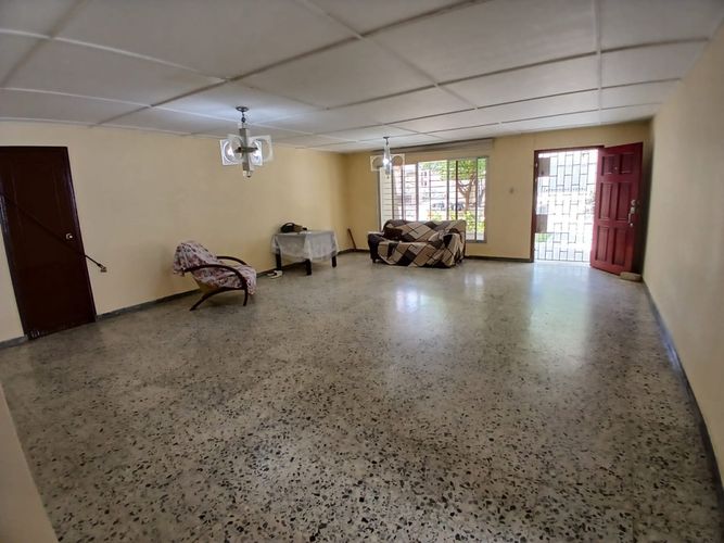 Casa de 5 alcobas en venta en La Concepcion, Barranquilla, 300 m² · foto 3 de 24