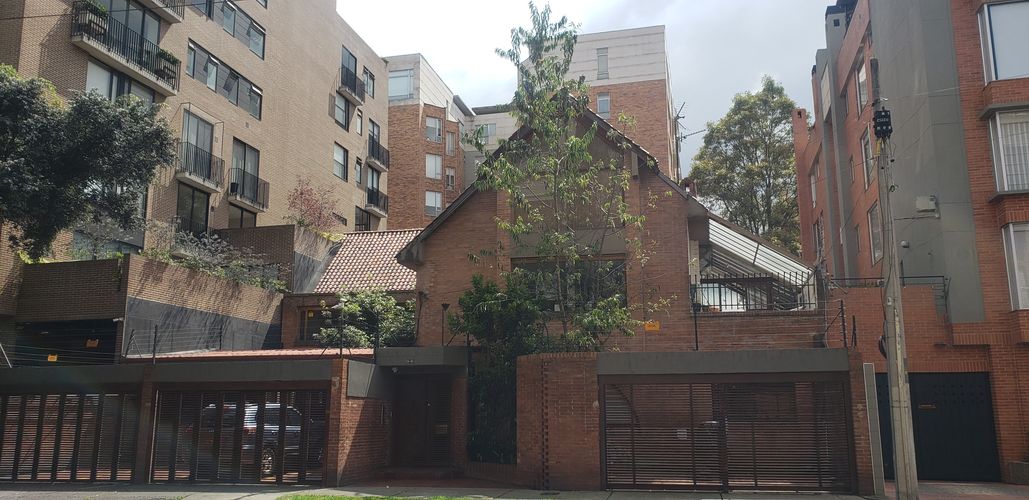 Apartamento de 4 alcobas en venta en Chicó Navarra, Bogotá, 250 m² · foto 21 de 24