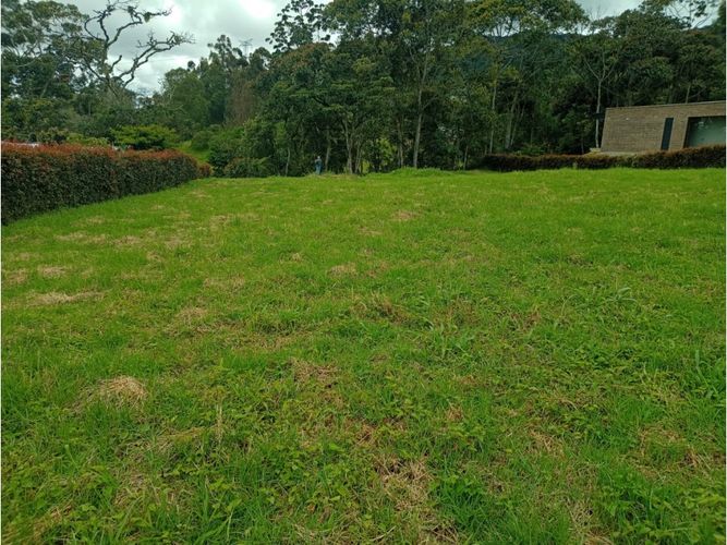 Lote en venta en Guamito, La Ceja, 2072 m² · foto 3 de 8