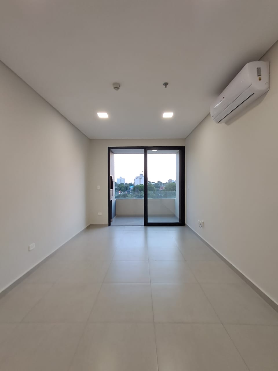 Departamento en Alquiler: 2 Dormitorios, Ubicación Premium sobre Molas López — foto 3