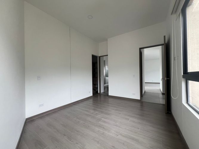 Apartamento de 3 alcobas en arriendo en Camino Verde, Envigado, 96 m² · foto 8 de 16