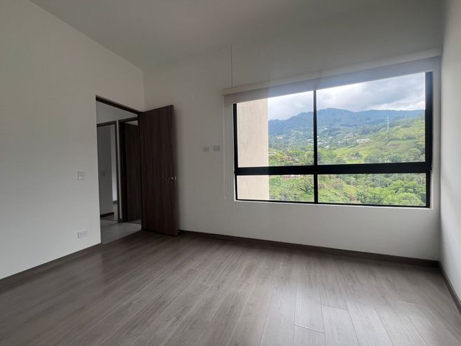 Apartamento de 3 alcobas en arriendo en Camino Verde, Envigado, 96 m² · foto 10 de 16