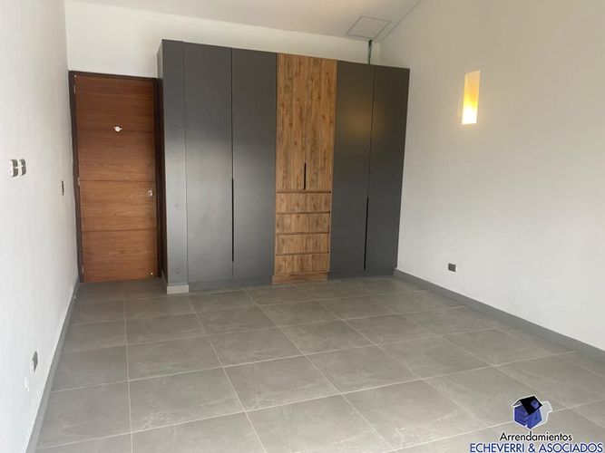 Casa de 6 alcobas en venta en Loma Del Escobero, Envigado · foto 6 de 16