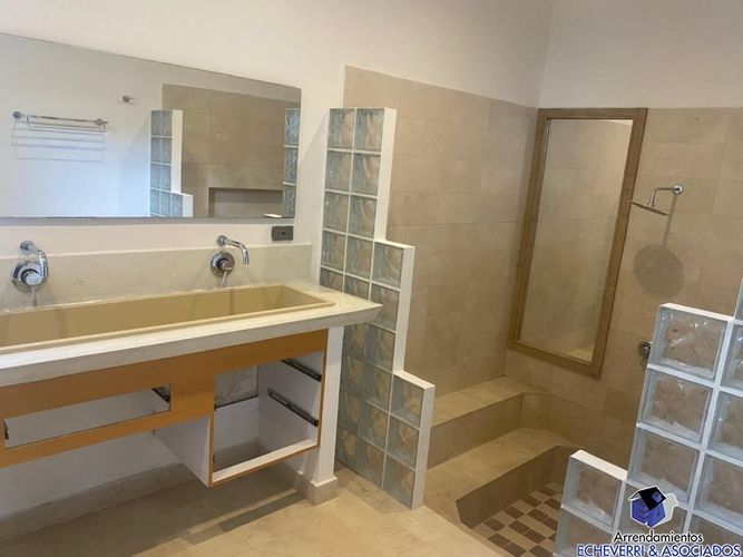 Casa de 6 alcobas en venta en Loma Del Escobero, Envigado · foto 8 de 16