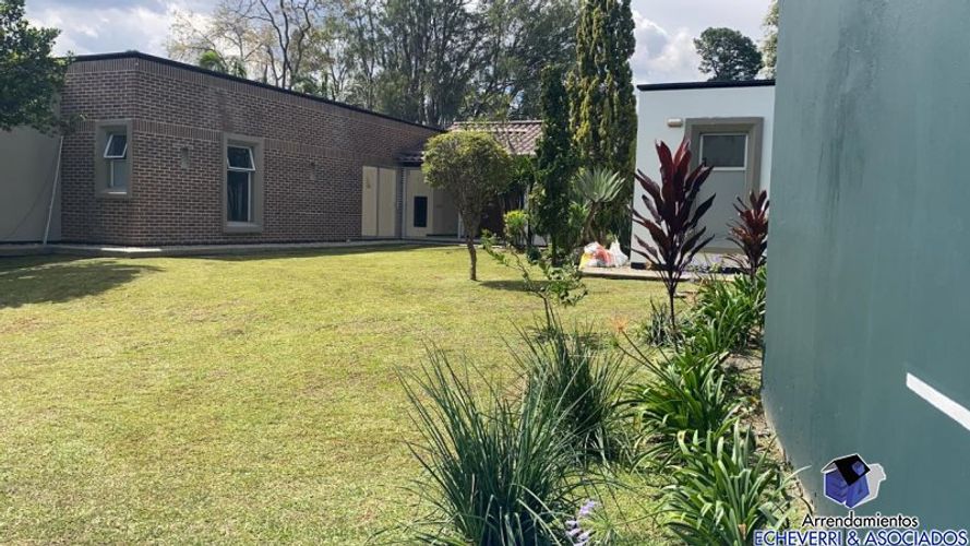 Casa de 6 alcobas en venta en Loma Del Escobero, Envigado · foto 9 de 16