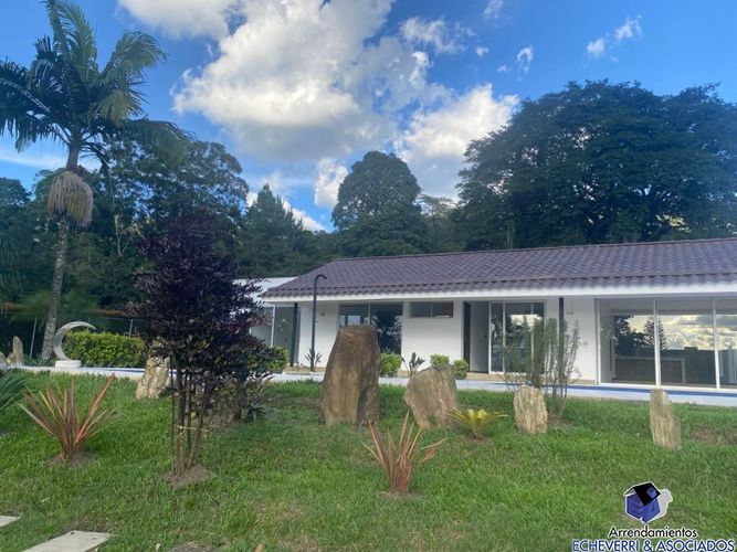 Casa de 6 alcobas en venta en Loma Del Escobero, Envigado · foto 11 de 16