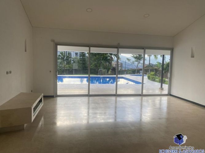 Casa de 6 alcobas en venta en Loma Del Escobero, Envigado · foto 15 de 16