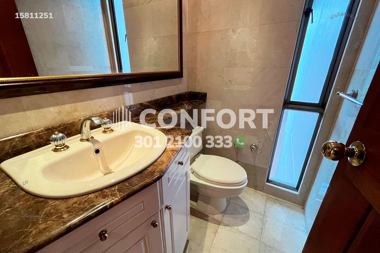 Apartamento de 3 alcobas en arriendo en Los Balsos, Medellín, 220 m² · foto 2 de 24