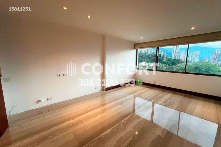Apartamento de 3 alcobas en arriendo en Los Balsos, Medellín, 220 m² · foto 4 de 24