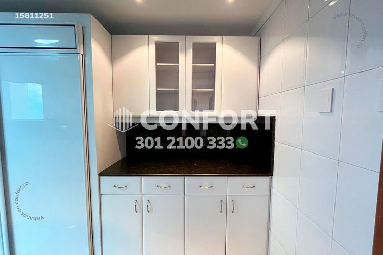 Apartamento de 3 alcobas en arriendo en Los Balsos, Medellín, 220 m² · foto 10 de 24