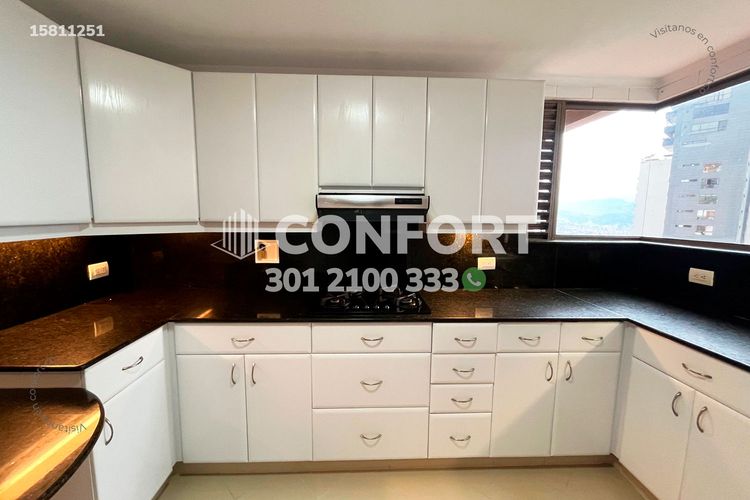 Apartamento de 3 alcobas en arriendo en Los Balsos, Medellín, 220 m² · foto 12 de 24