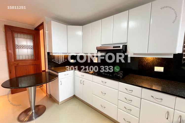 Apartamento de 3 alcobas en arriendo en Los Balsos, Medellín, 220 m² · foto 11 de 24