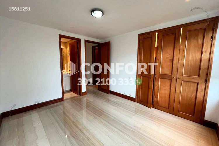 Apartamento de 3 alcobas en arriendo en Los Balsos, Medellín, 220 m² · foto 17 de 24