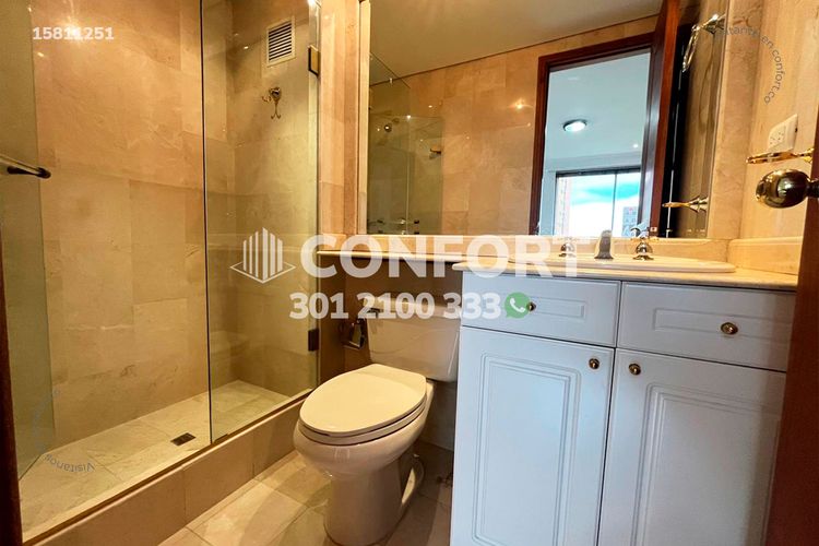Apartamento de 3 alcobas en arriendo en Los Balsos, Medellín, 220 m² · foto 18 de 24