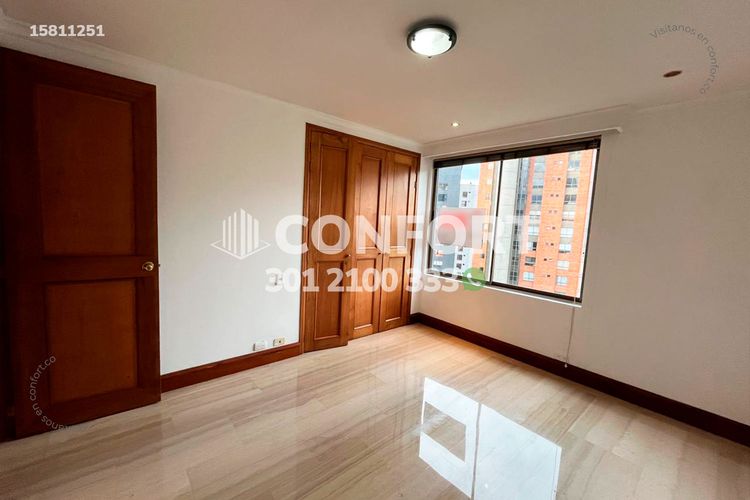 Apartamento de 3 alcobas en arriendo en Los Balsos, Medellín, 220 m² · foto 16 de 24