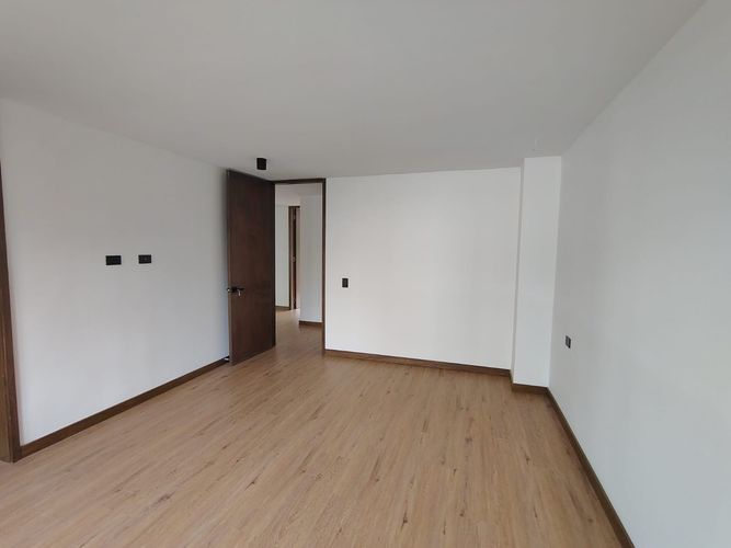 Apartamento de 3 alcobas en venta en El Poblado, Medellín, 205 m² · foto 10 de 19
