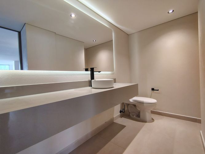 Apartamento de 3 alcobas en venta en El Poblado, Medellín, 205 m² · foto 18 de 19